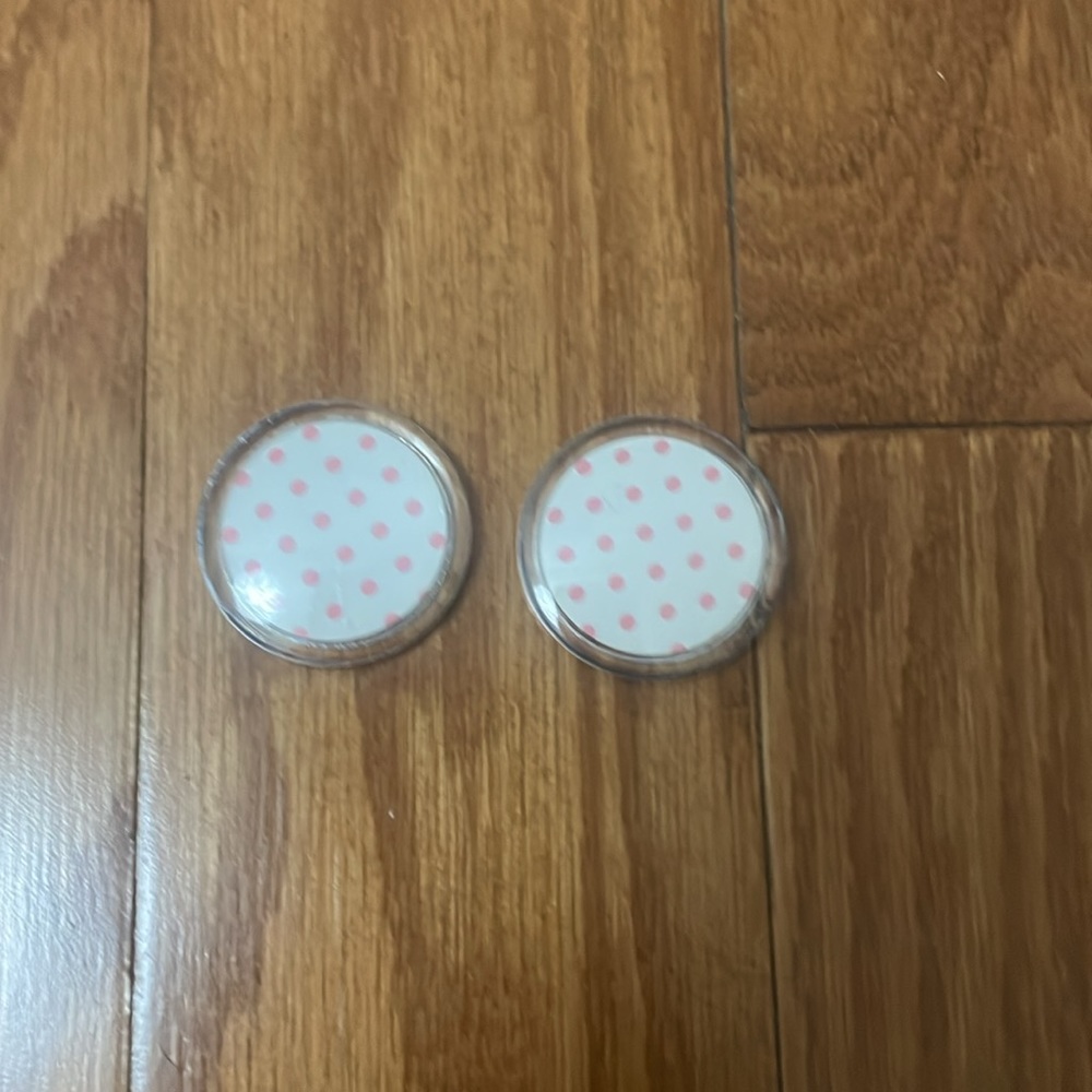 Pink Locker Decor - Picture 4 of 5